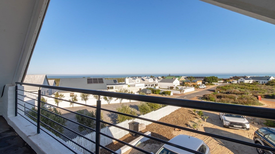 5 Bedroom Property for Sale in Grotto Bay Western Cape